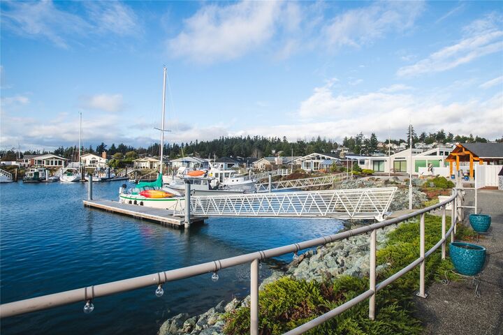 Property Photo: 2006 Cove Place WA 98221