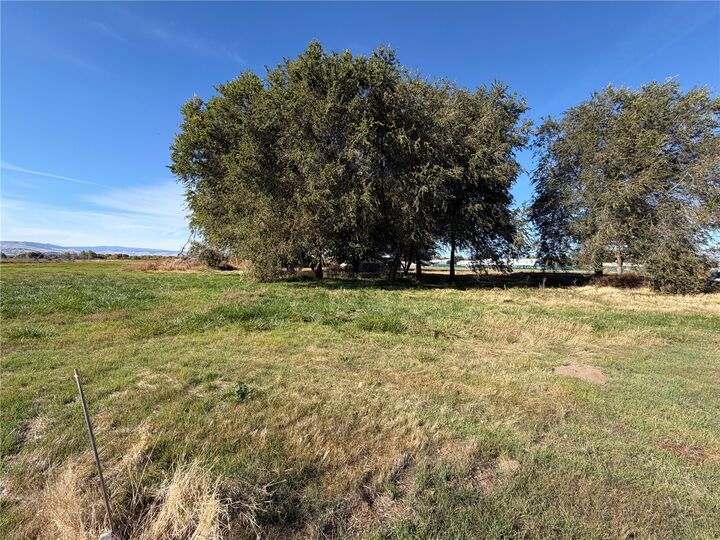 Property Photo:  409 S Main Street  WA 98934 