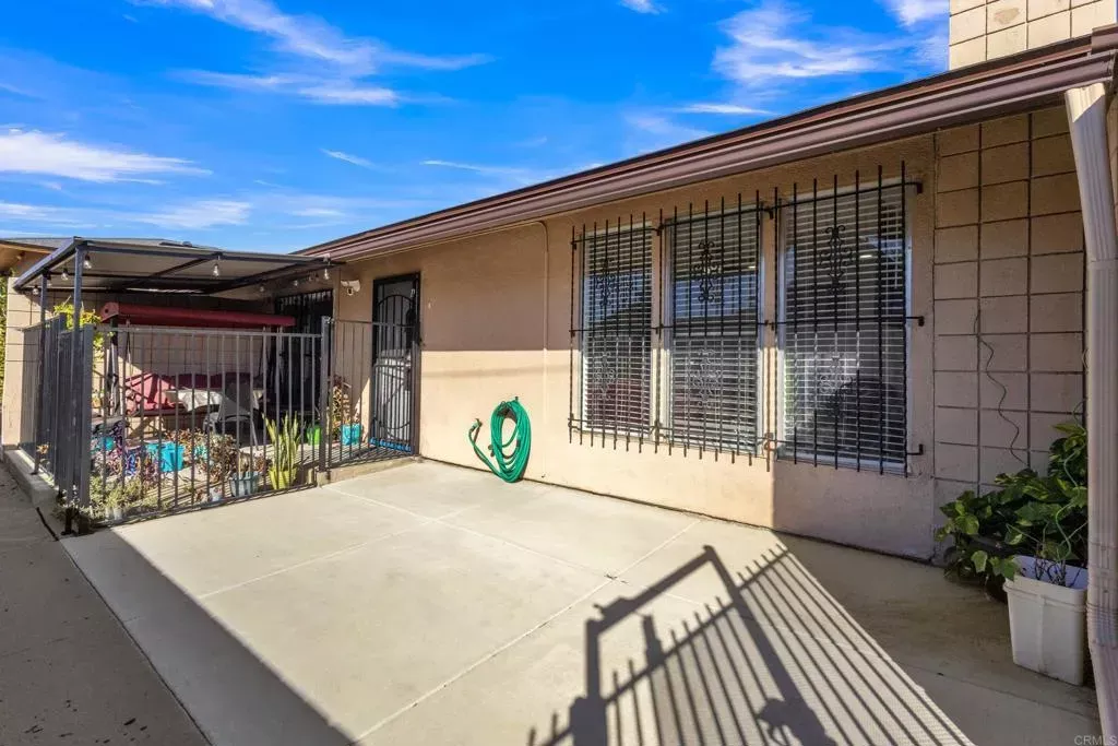 Property Photo:  1244 E Madison Ave A  CA 92021 