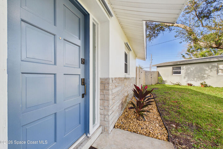 Property Photo: 330 Eutau Court FL 32937