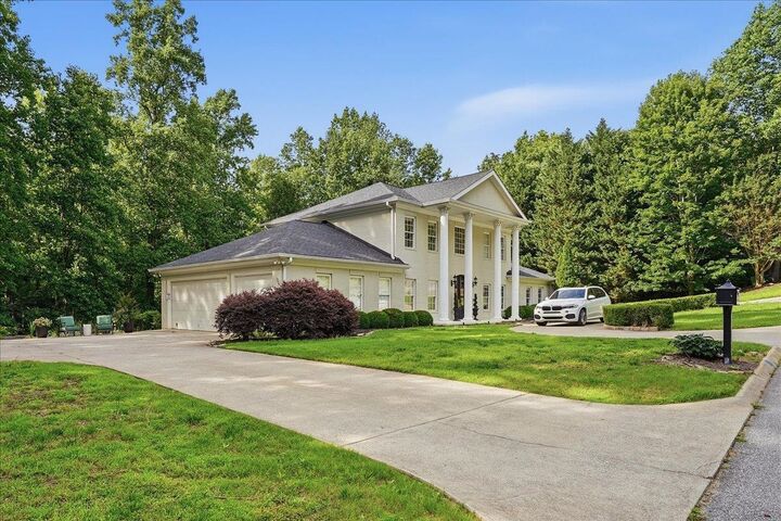 Property Photo: 104 Paris Glen Way SC 29609