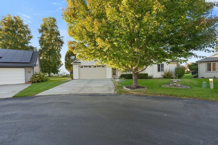 Property Photo: 5 Daisy Ct WA 99301