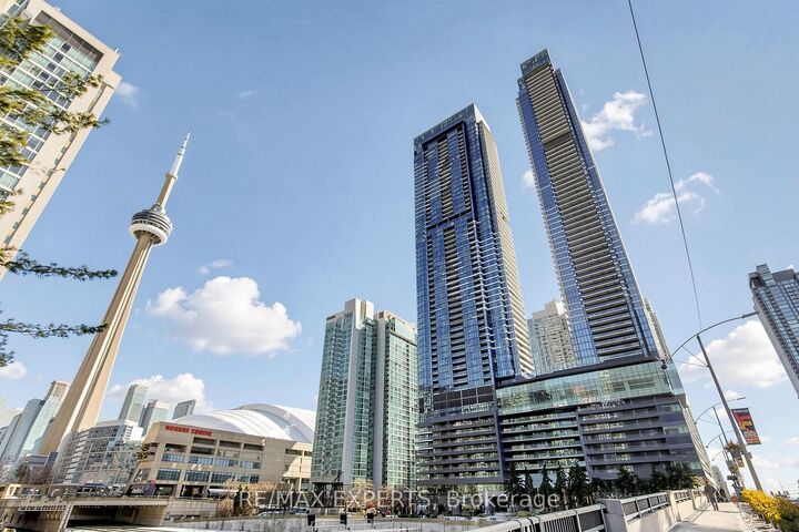 Property Photo:  1 Concord Way 2208  ON M5V 0X3 