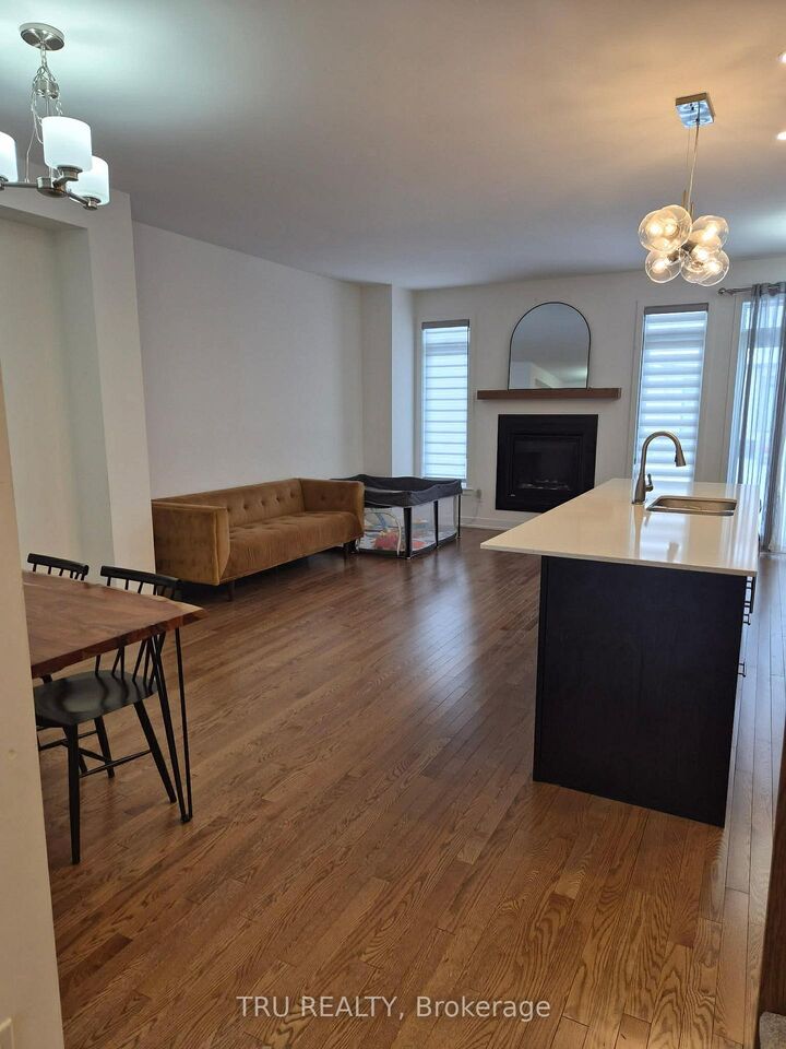 Property Photo:  2037 Allegrini Terrace  ON K2S 2S7 