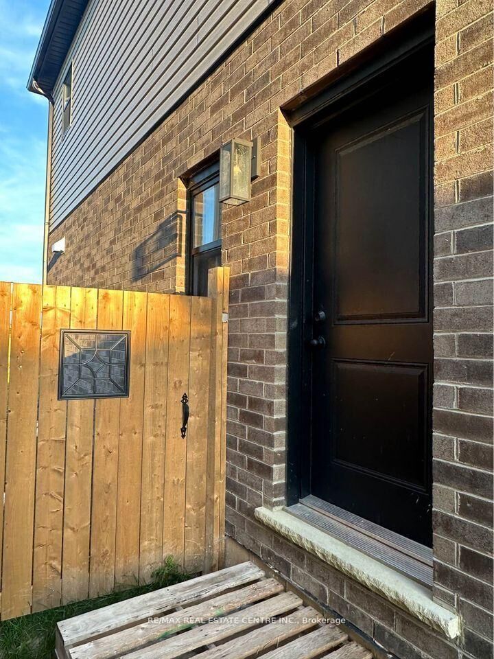 Property Photo:  3916 Auckland Avenue Basemen  ON N6L 0J3 