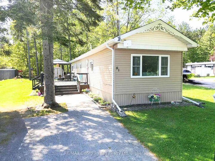 Property Photo:  5263 Elliott Side Road 81  ON L4R 4K3 