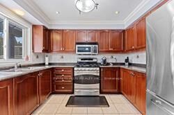 Property Photo:  10 Sandalwood Court  ON L4N 0G8 