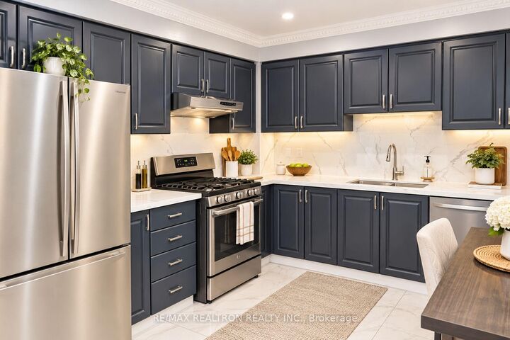 Photo de la propriété:  2065 Blue Ridge Crescent  ON L1X 2N5 