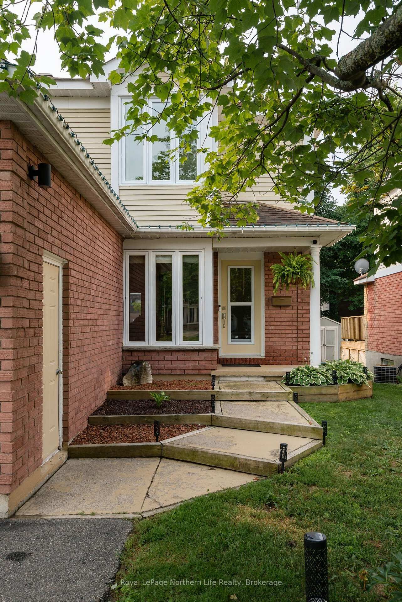 Property Photo:  637 Tackaberry Drive  ON P1B 9L2 