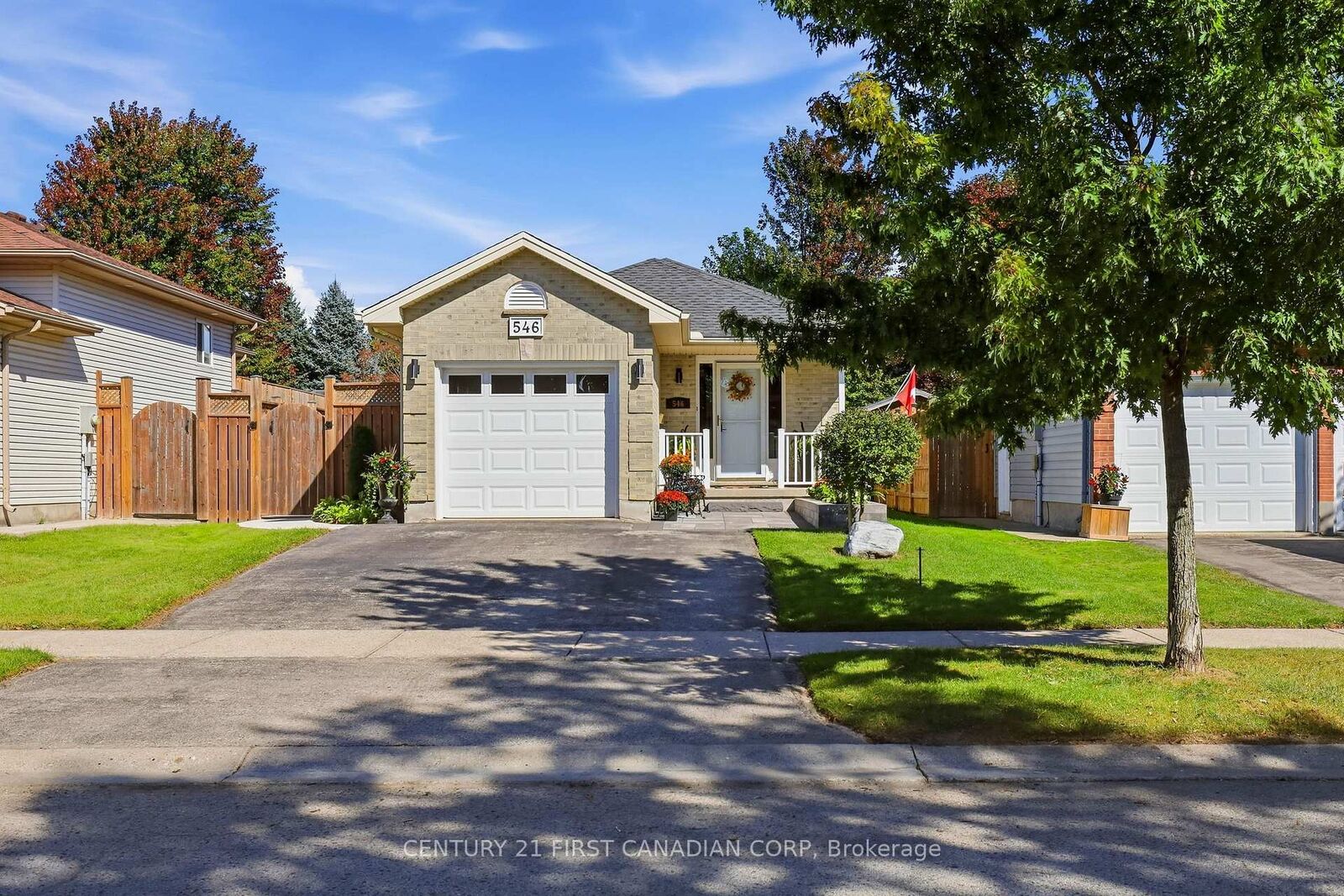 Property Photo:  546 Talltree Crescent  ON N5V 5E5 