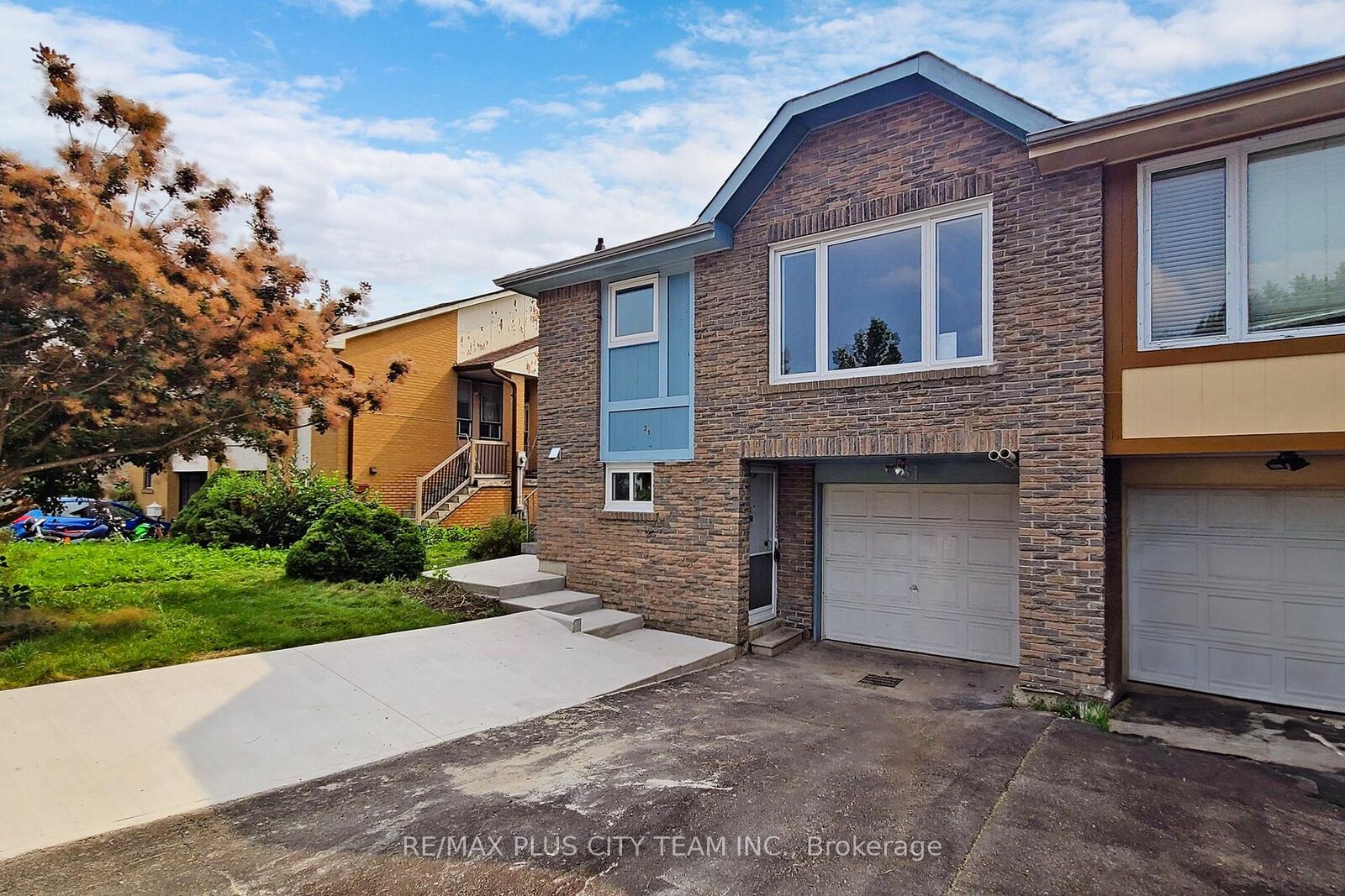 Property Photo: 31 Leacrest Street Bsmt ON L6S 3K5