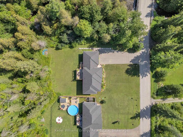 Photo de la propriété:  29 Waldweg Drive  ON L0B 1B0 