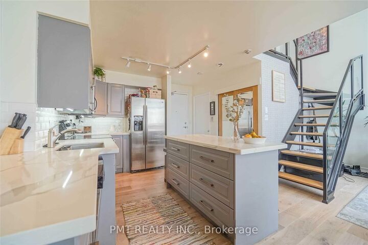 Photo de la propriété:  250 Manitoba Street 624  ON M8Y 4G8 