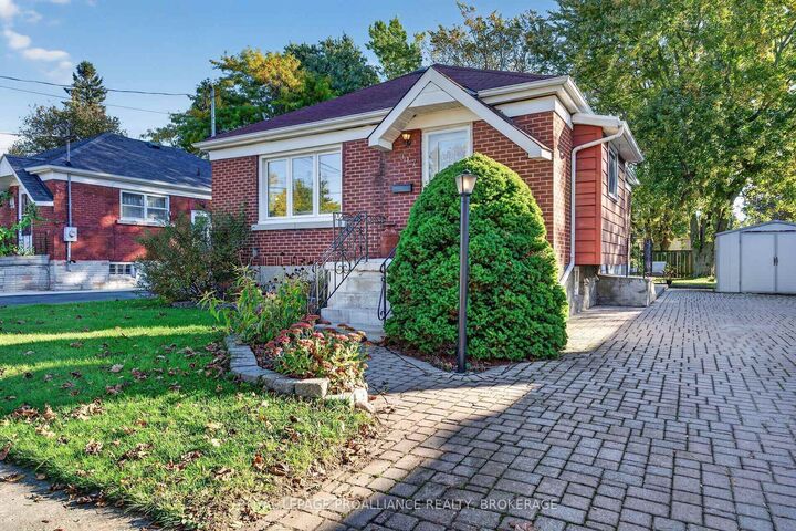 Property Photo:  917 Victoria Street  ON K7K 4T9 