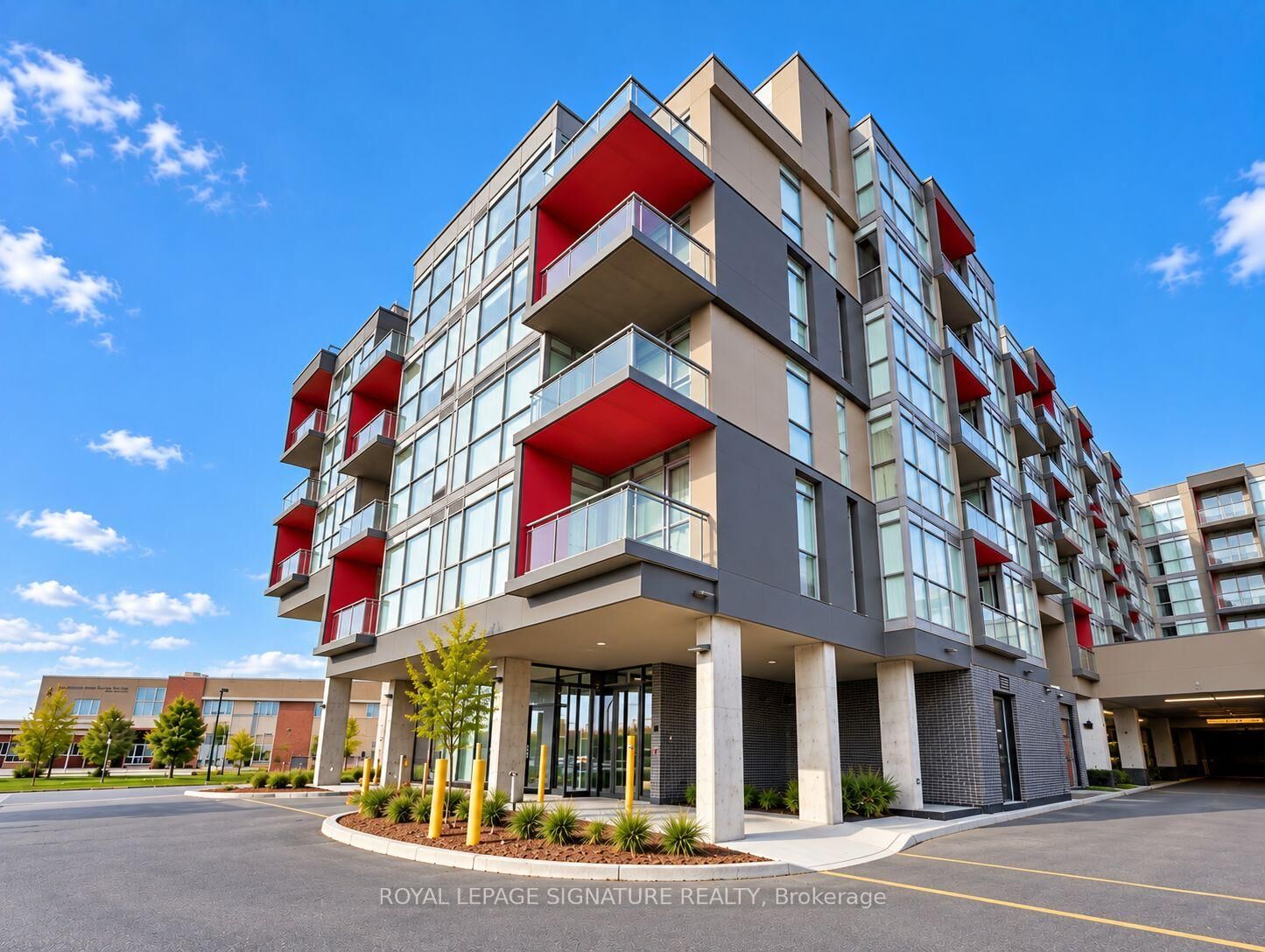 Property Photo:  5220 Dundas Street 313  ON L7L 0J4 