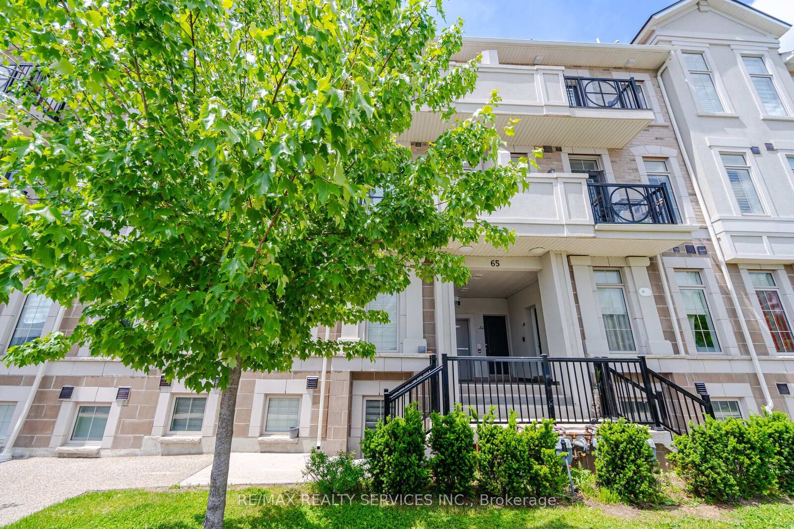Property Photo:  65 Armdale Road 48  ON L4Z 0C7 