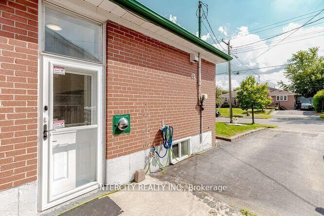 Property Photo:  67 Raylawn Crescent Bsmt  ON L7G 4M6 