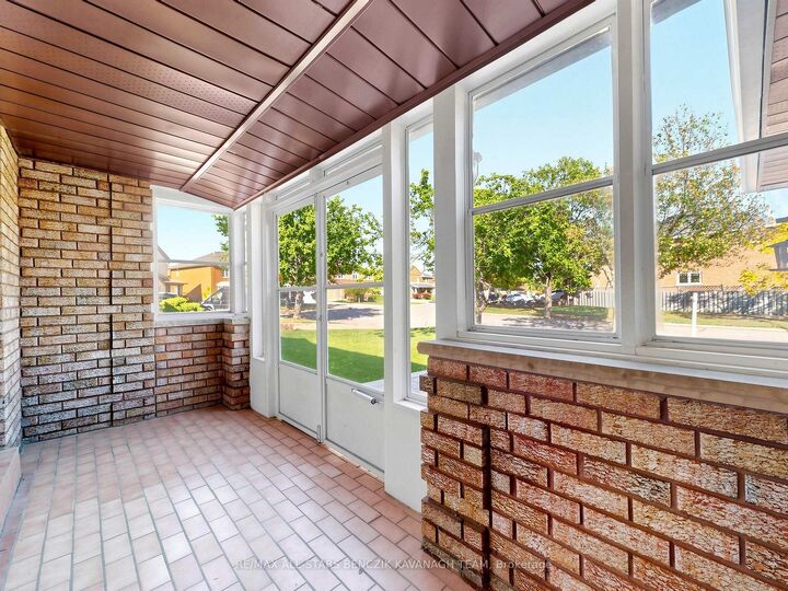 Property Photo:  37 Dowling Circle  ON L3R 8R3 