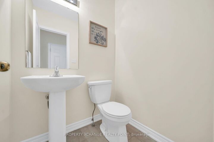 Property Photo:  2540 William Jackson Drive 603  ON L1X 0E4 