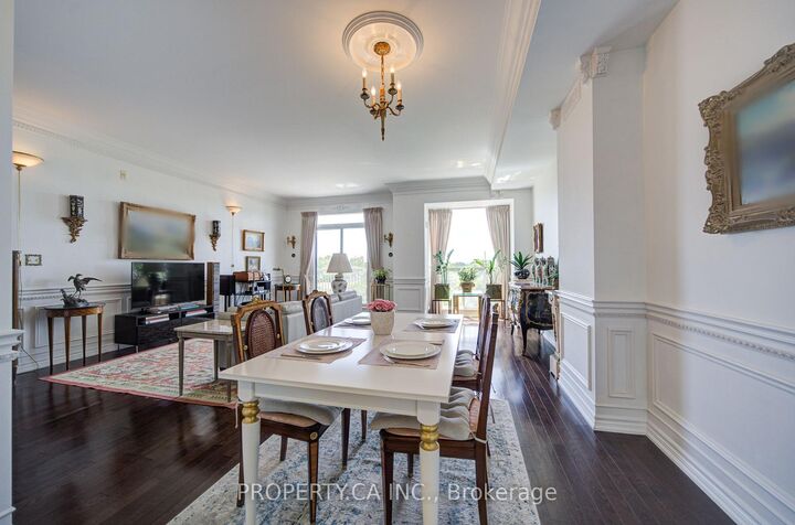 Property Photo:  4200 Bathurst Street 609  ON M3H 6C7 