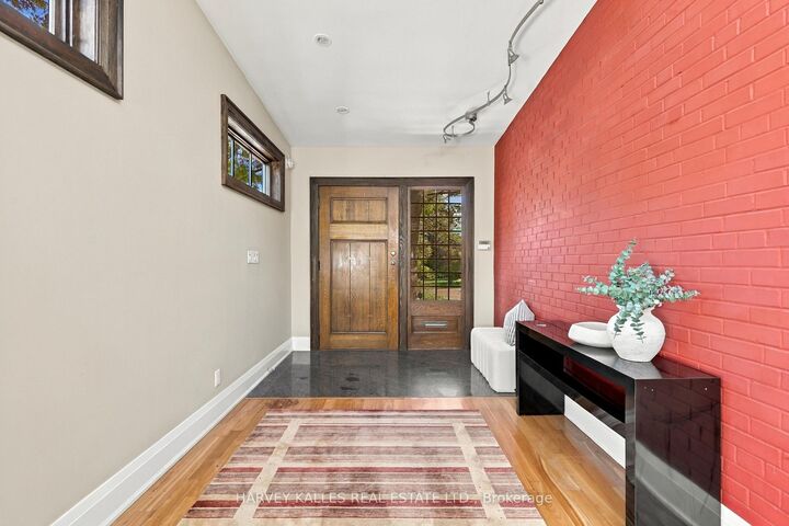 Property Photo:  41 Hurlingham Crescent  ON M3B 2P9 