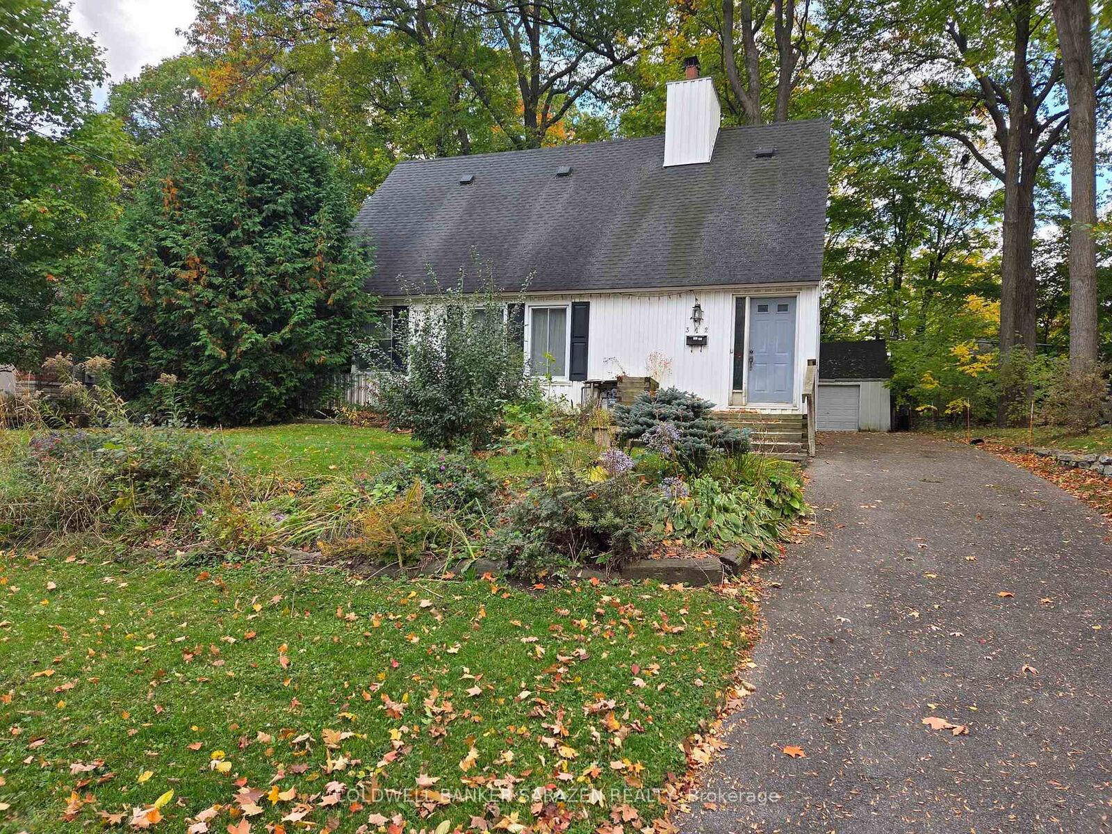 Property Photo:  312 Cunningham Avenue E  ON K1H 6B4 