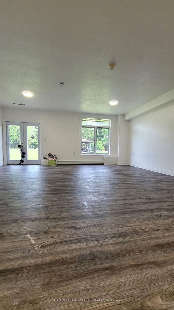 Property Photo: 184 Napier Street 14 ON N0K 1N0