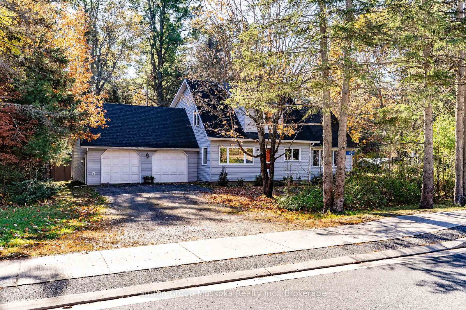 Property Photo:  451 Muskoka Rd #10 Road  ON P0B 1L0 
