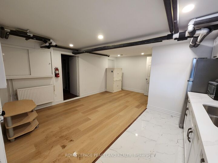 Property Photo:  61 Madison Avenue Rear Bsmt  ON M5R 2S3 