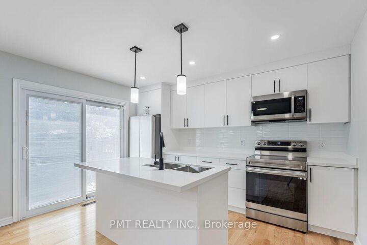Property Photo:  71 Misty Meadow Drive Main  ON L4L 3X1 