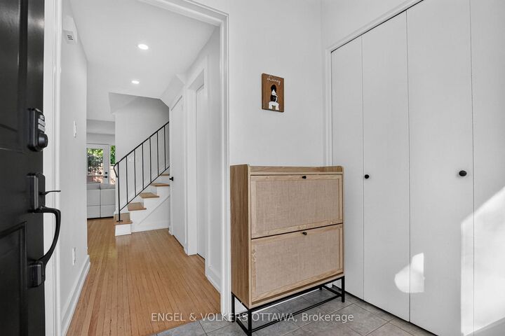 Property Photo: 1304 Morrison Drive ON K2H 7L9