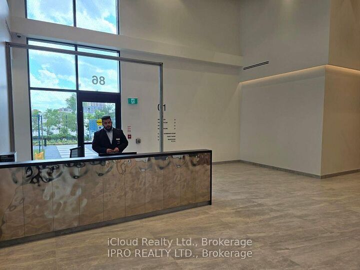 Property Photo:  86 Dundas Street 903  ON L5A 1W4 