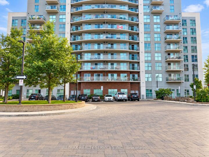 Property Photo:  2150 Lawrence Avenue E 1806  ON M1R 3A7 