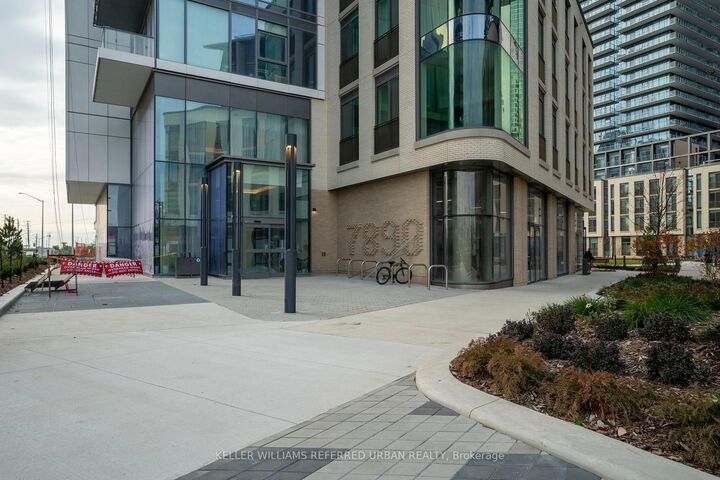 Property Photo:  7890 Jane Street 4510  ON L4K 0K9 