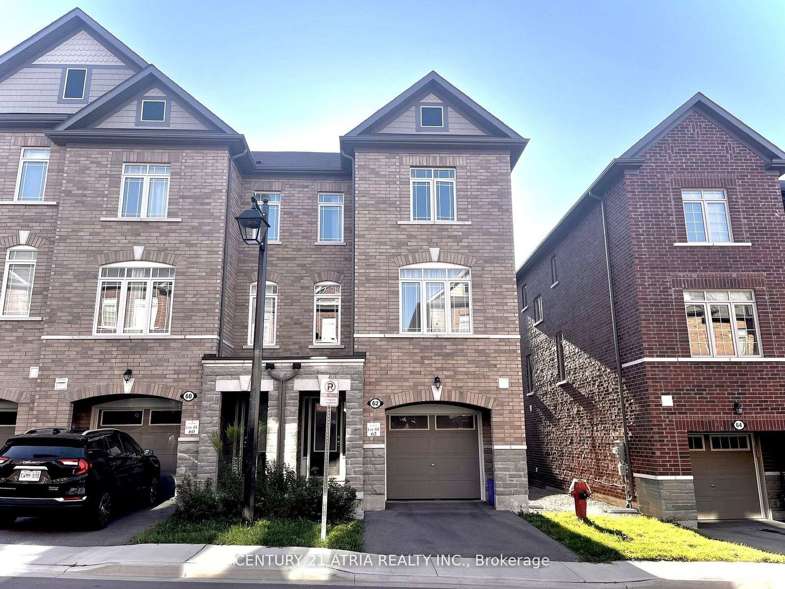 Property Photo:  62 Gordon Circle  ON L3Y 0C9 