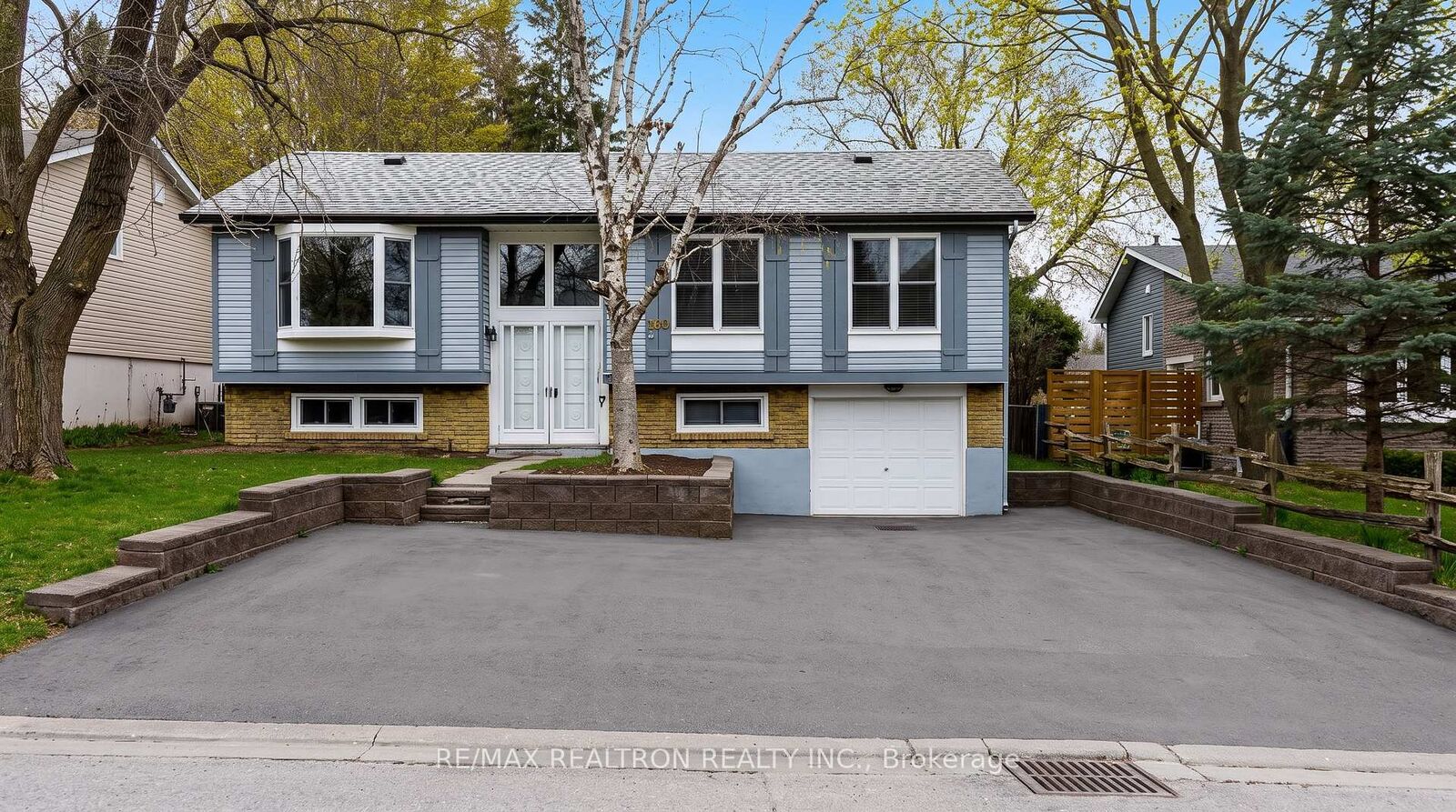 Property Photo:  868 Magnolia Avenue  ON L3Y 3C7 