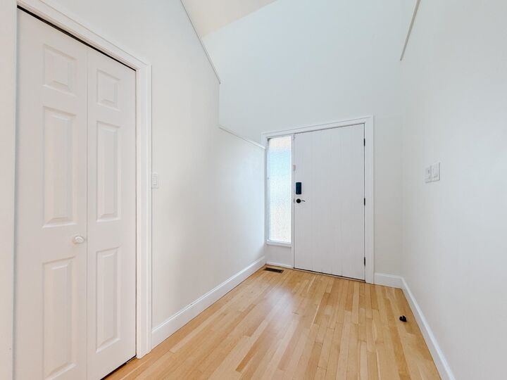 Property Photo:  