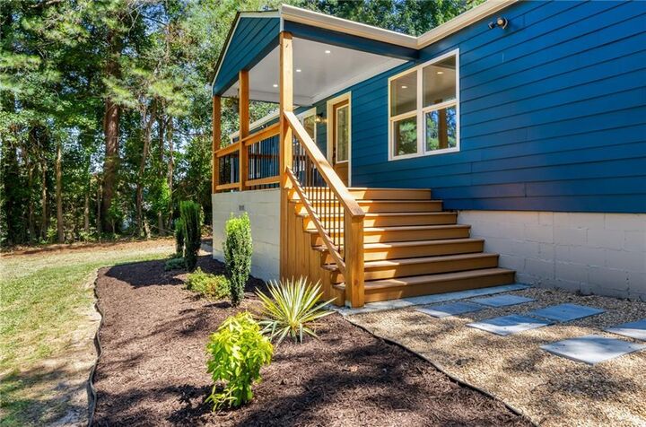 Property Photo: 185 Linda Lane SE GA 30126