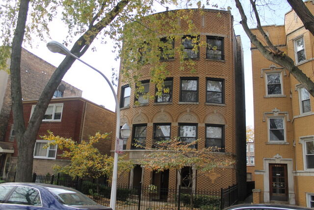 Property Photo:  6310 N Rockwell Street 2  IL 60659 