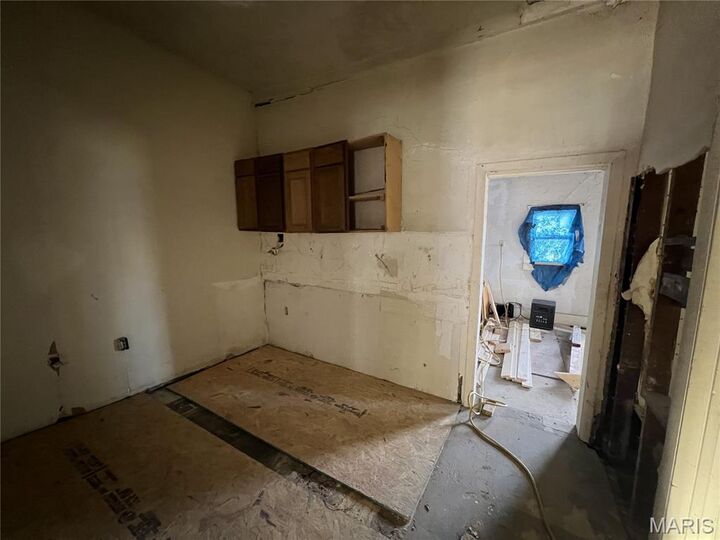 Property Photo: 32 N Ellis Street MO 63701