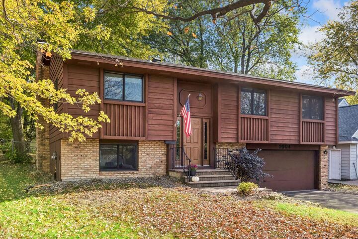 Property Photo:  2904 Louisiana Avenue N  MN 55427 