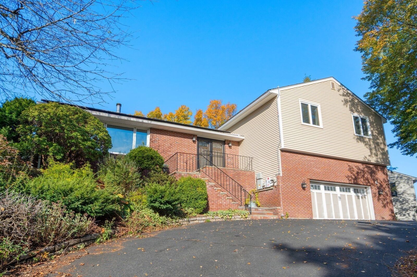 Property Photo:  5 Pebble Place  MA 02180 