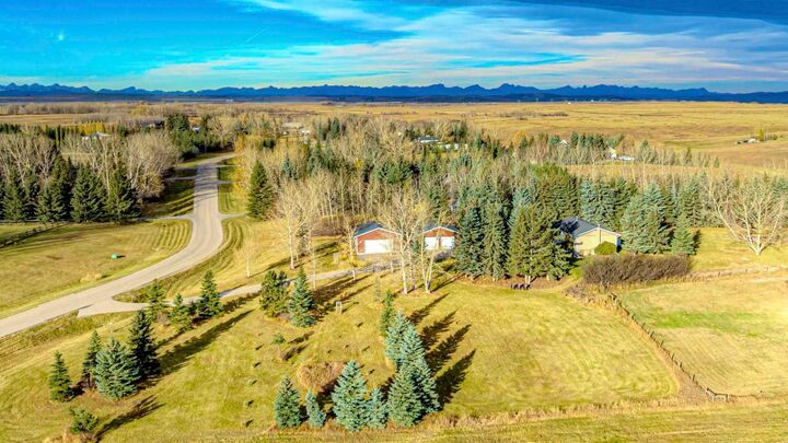 Property Photo:  11 Idlewild Estates  AB T3Z 1J1 