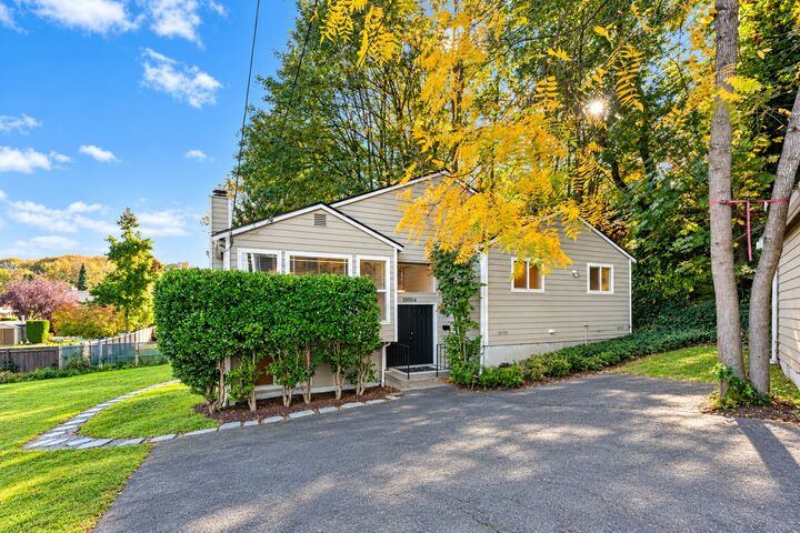 Property Photo:  10004  Beacon Avenue  WA 98178 