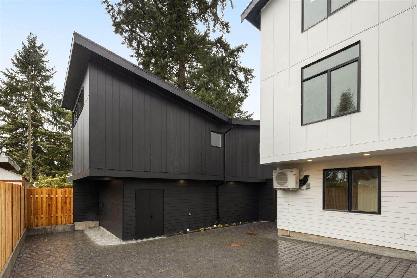 Property Photo:  14039  Densmore Avenue N  WA 98133 