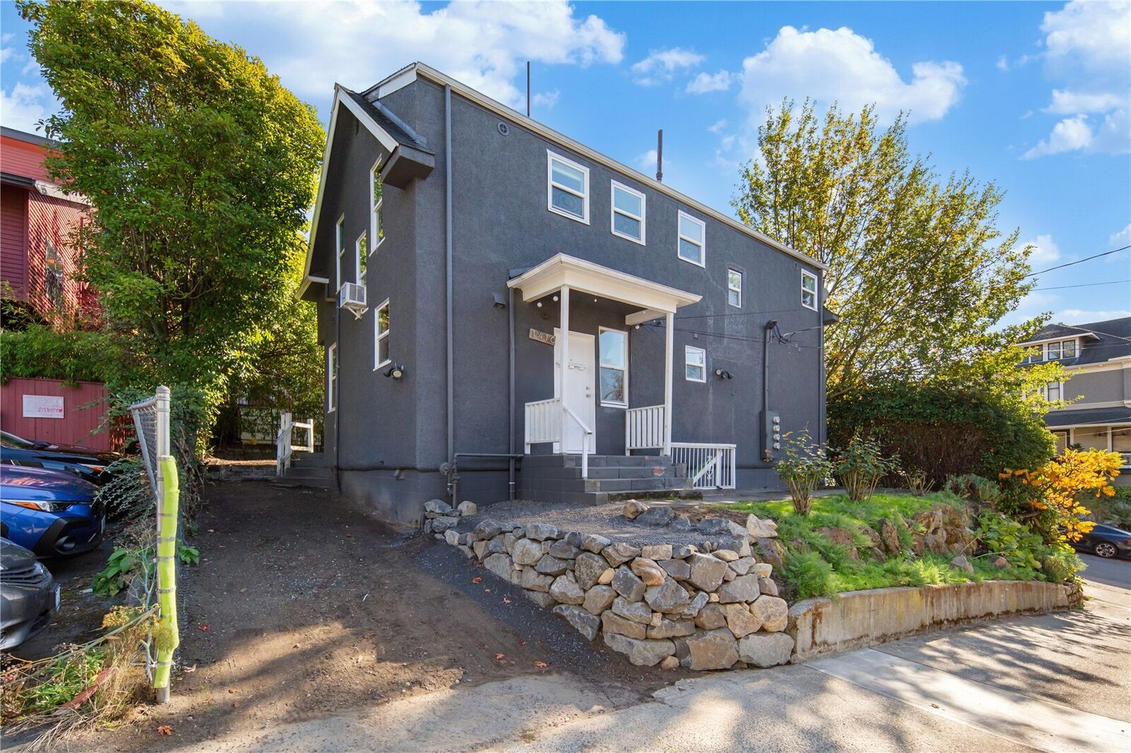 Property Photo: 1414 E Spring Street WA 98122