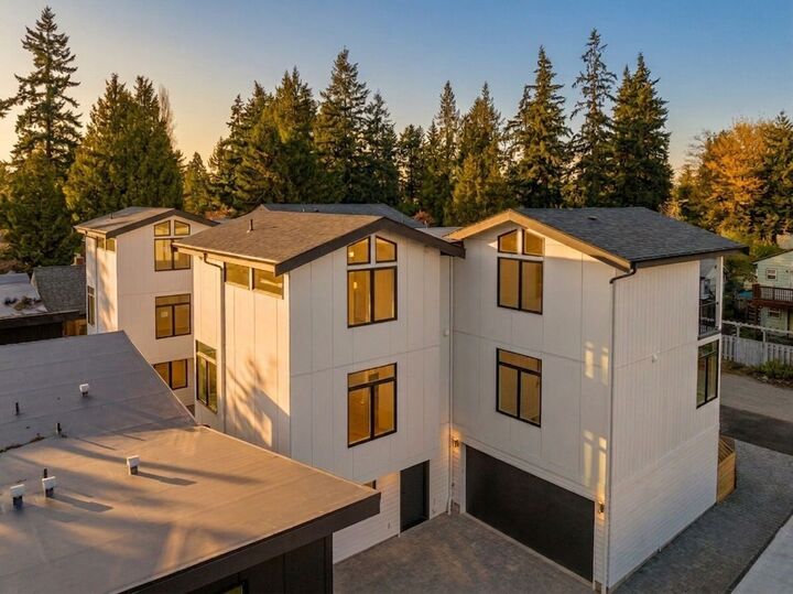 Property Photo:  14037 B  Densmore Avenue N  WA 98133 
