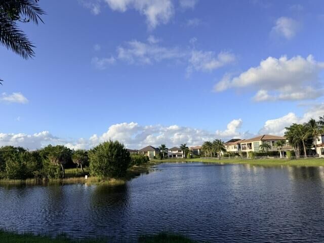 Property Photo: 11365 Watercrest Circle E FL 33076
