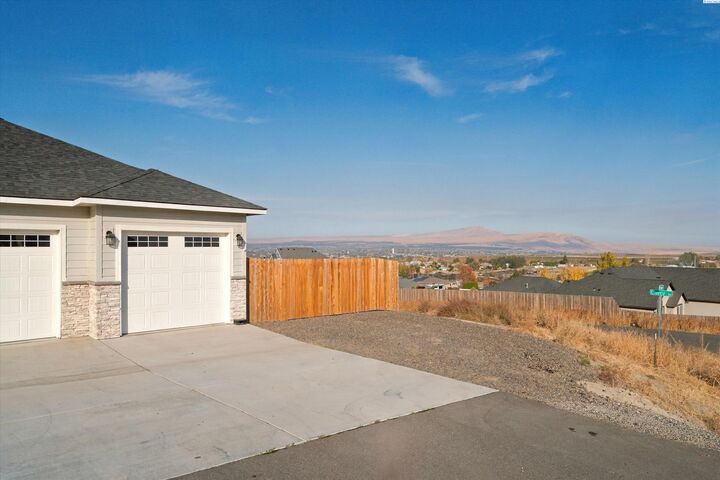 Property Photo:  27316 N Plum Drive  WA 99320 