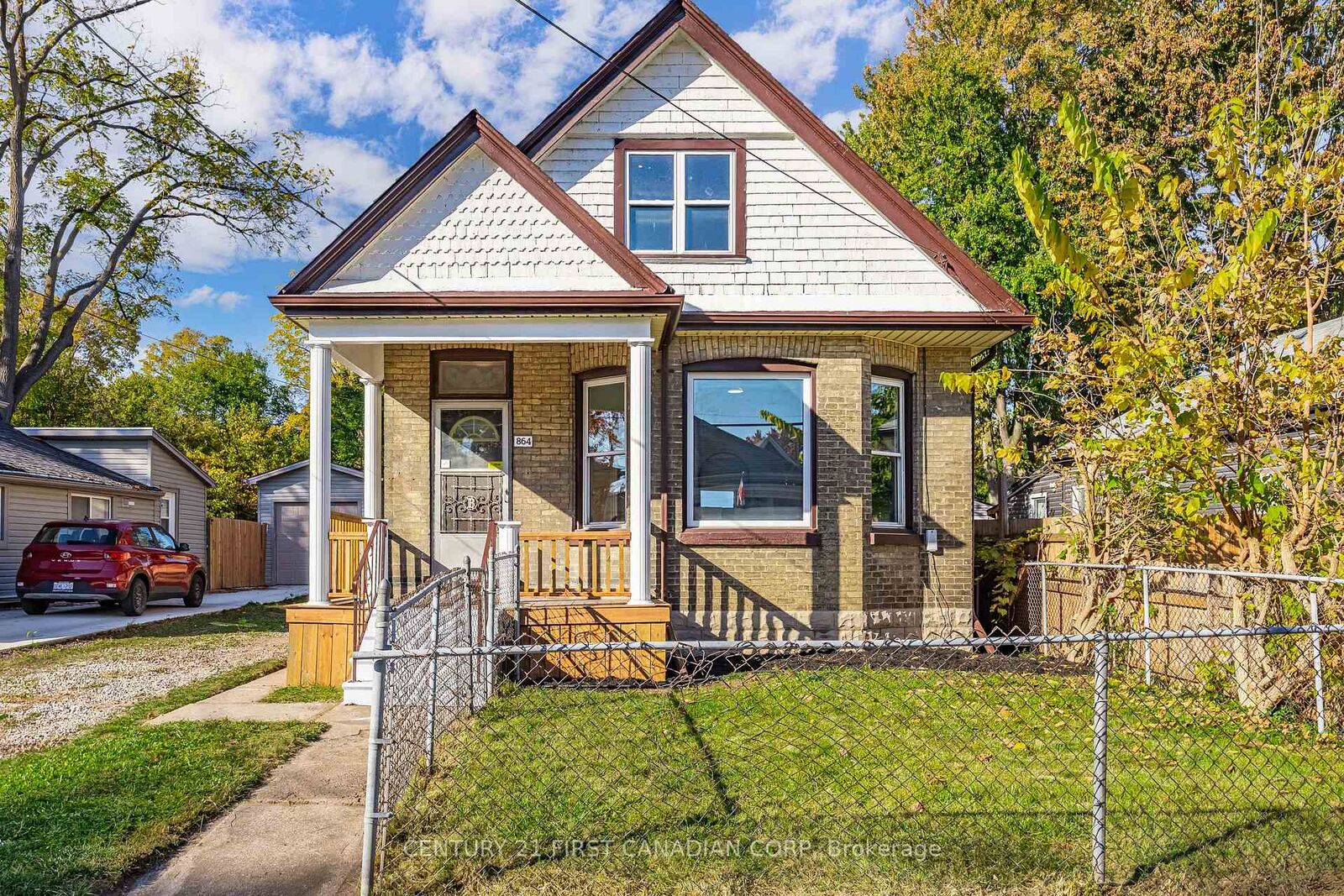 Property Photo:  864 Stedwell Street  ON N5Z 1L8 